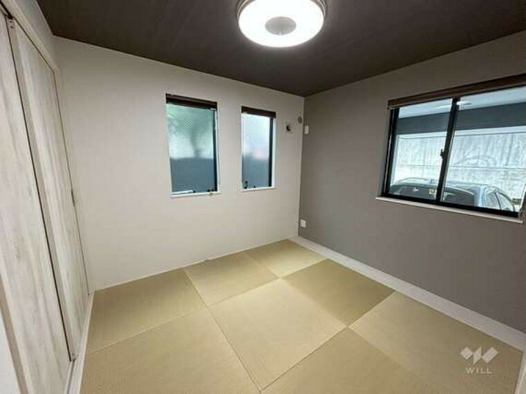 約5帖の和室。落ち着いた琉球畳の色合いに癒されます。（2024年2月15日撮影）