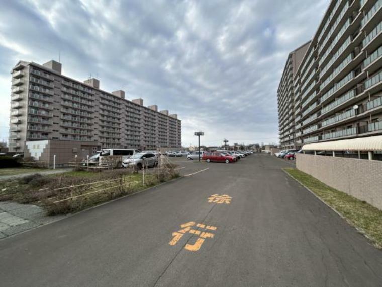 【駐車場】敷地内駐車場空き有で6000円/月（5/27現在）。