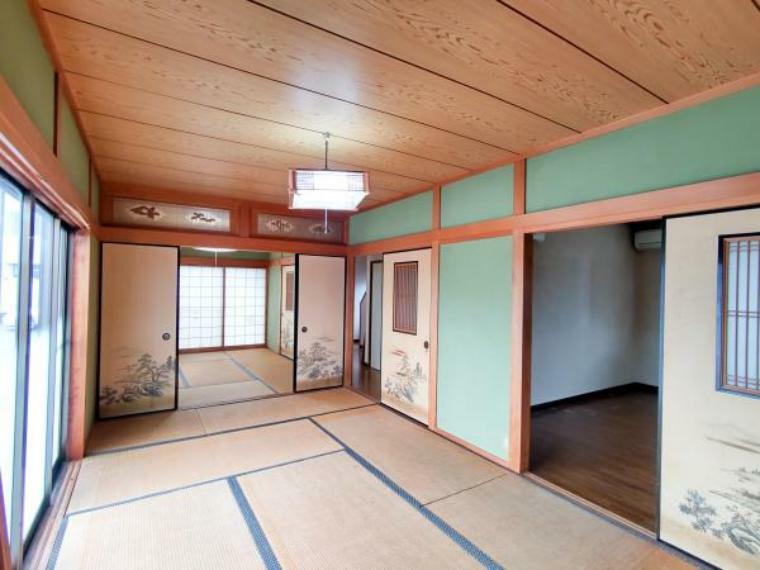 （リフォーム前）1階和室7.5畳は、天井と壁のクリーニング、畳の表替え、襖の張替を行います。押入れ収納がありお部屋を広く使える落ち着ける空間ですよ。