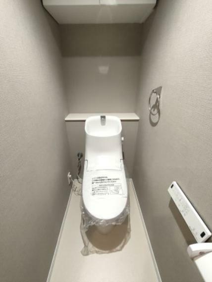・トイレ 　清潔感のある空間に、使いやすく調整可能な洗浄機能を標準装備。