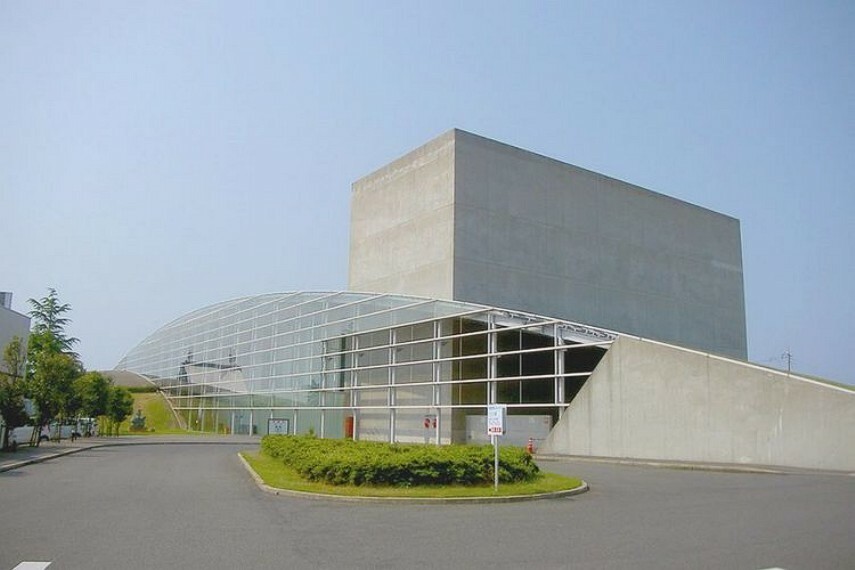 出雲市立大社図書館でんでんむし大社文化プレイスうらら館