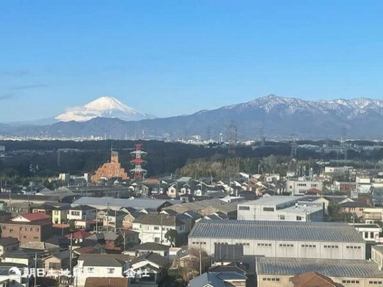 お天気の良い日は西側のバルコニーから富士山と大山を望むことができます。