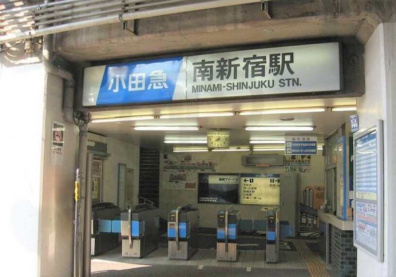 南新宿駅（小田急 小田原線） 徒歩8分。