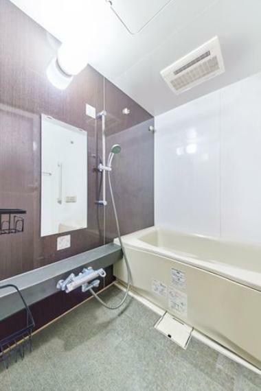 浴室　※画像はCGにより家具等の削除、床・壁紙等を加工した空室イメージです。