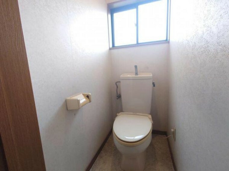 トイレは2階と3階の2カ所に設置！階段を上り下りせずに使用できるので、年配の方にも安心です！