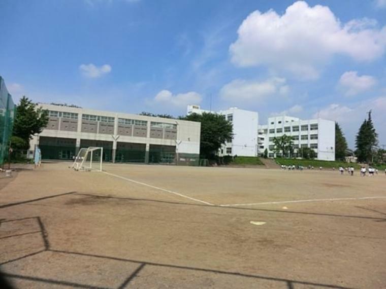 【中学校】大和市立つきみ野中学校まで625m