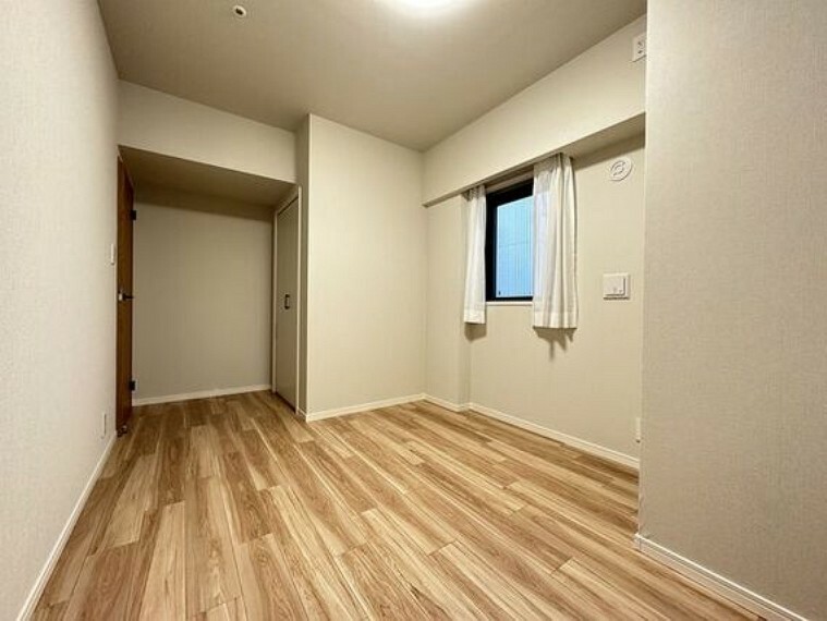 お部屋を最大限広く使って頂けるよう、全居室に収納スペース付。