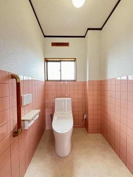シンプルであたたかい雰囲気のトイレ！