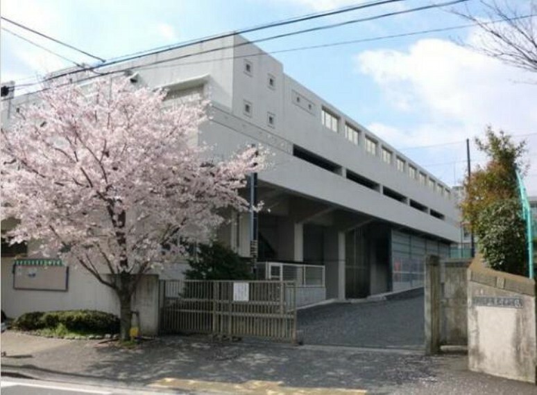 岩崎中学校