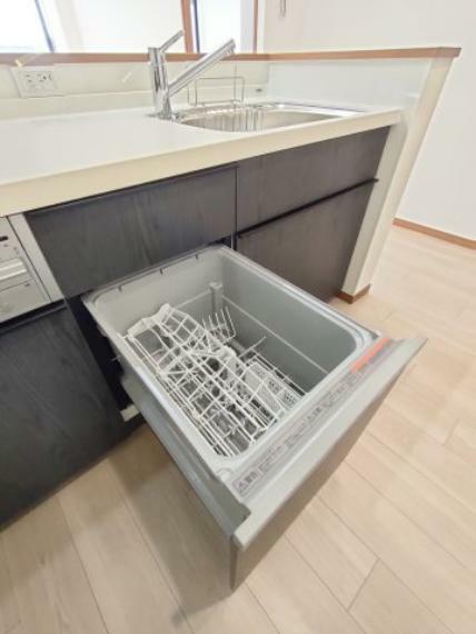・食洗機 後片付けが楽になる食器洗浄乾燥機付き！環境にも手荒れにも優しい、嬉しい設備です。