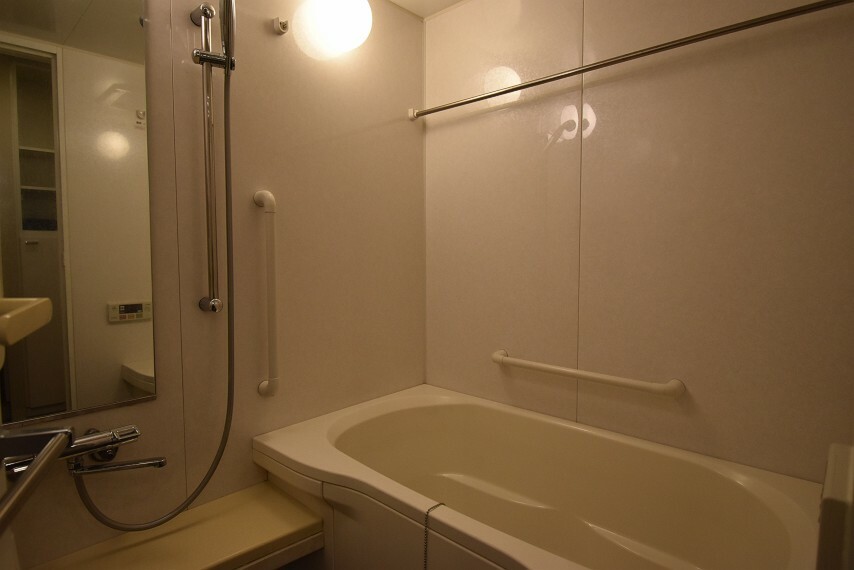オートバス、浴室換気乾燥機付のバスルーム