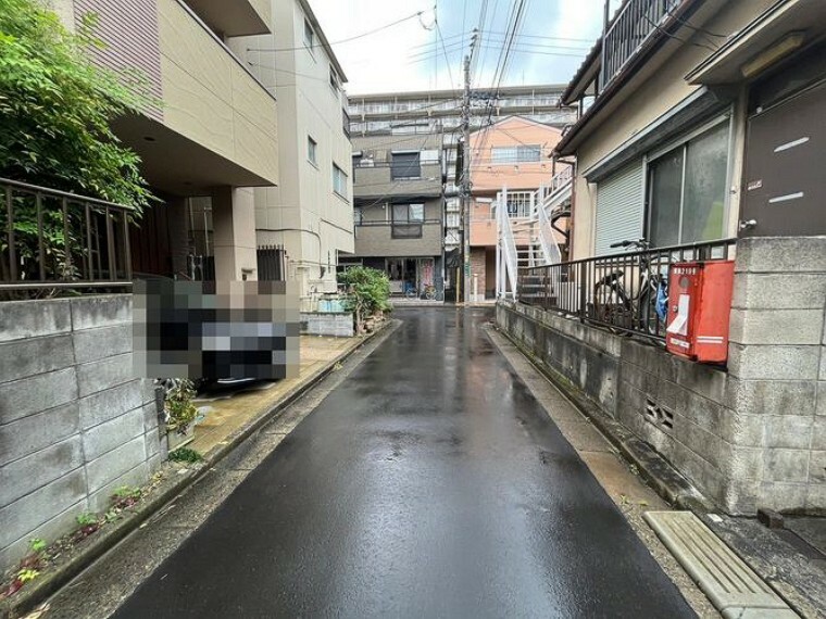 前面道路含む外観