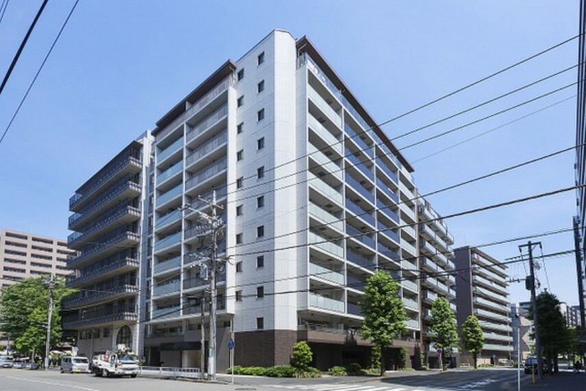 2015年築、ペットと暮らせるマンション「クリオ新横浜ザ・イースト」です。