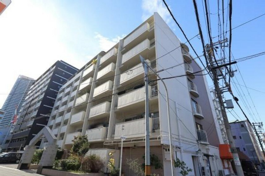 大阪メトロ御堂筋線「中津」駅徒歩5分に立地のマンションです！