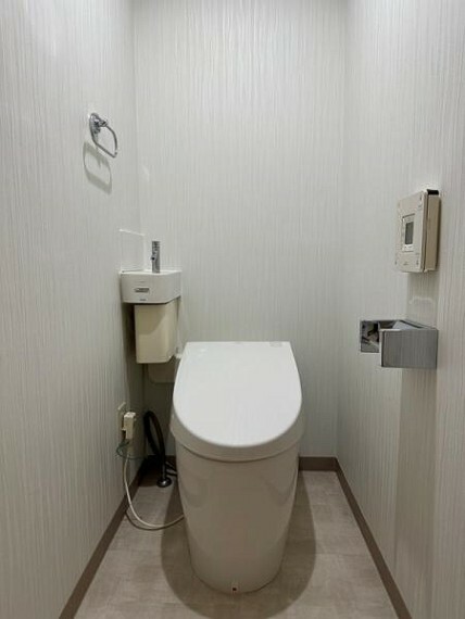 【トイレ】クロス・クッションフロア新規貼替済み。
