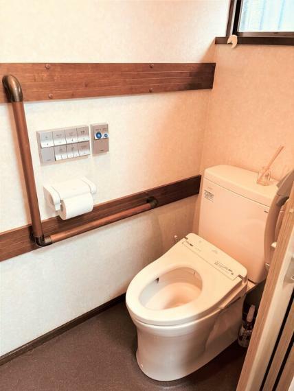 1階トイレ:温水洗浄機能付き