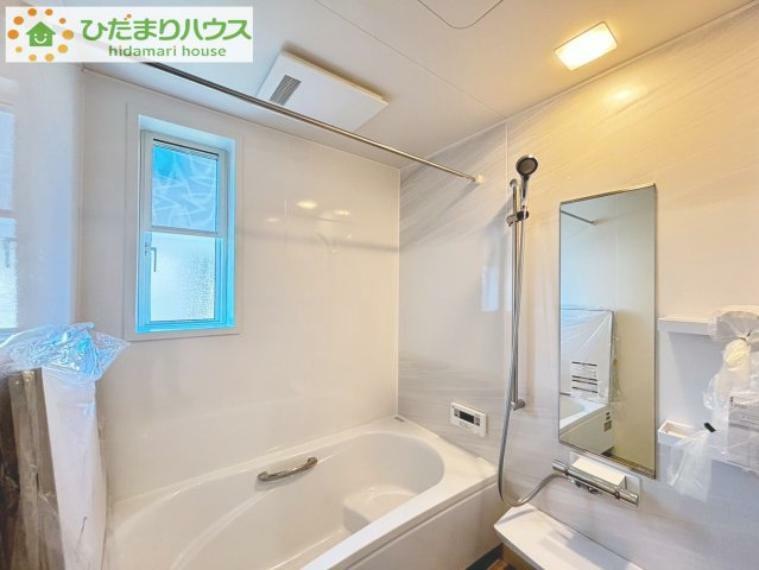 清潔感のある浴室は自分一人のリラックス空間を演出してくれます。 もちろんお子様と一緒でも十分な広さがあり快適です（^^