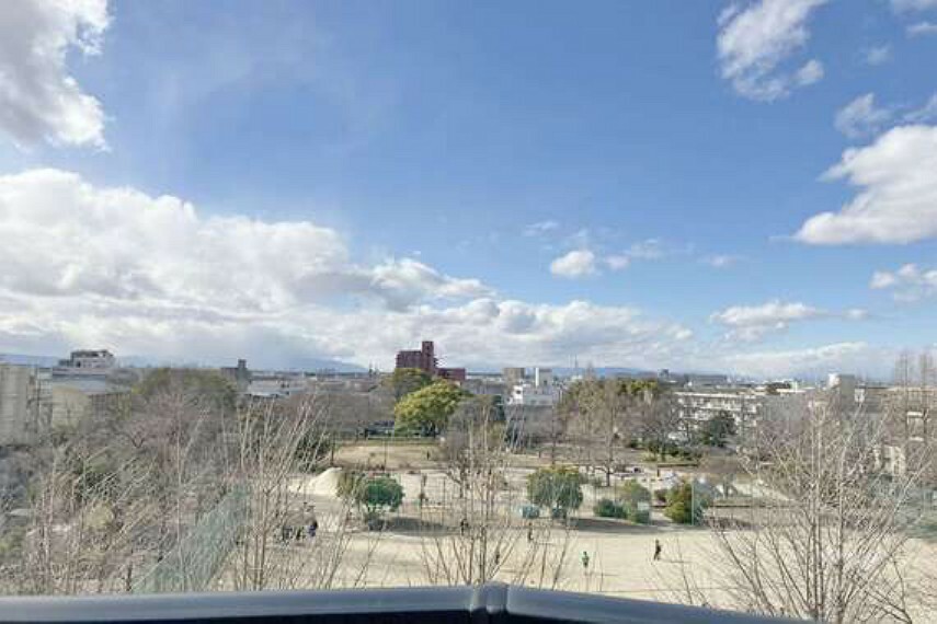 バルコニーからの眺め（西方向）［2024年3月2日撮影］