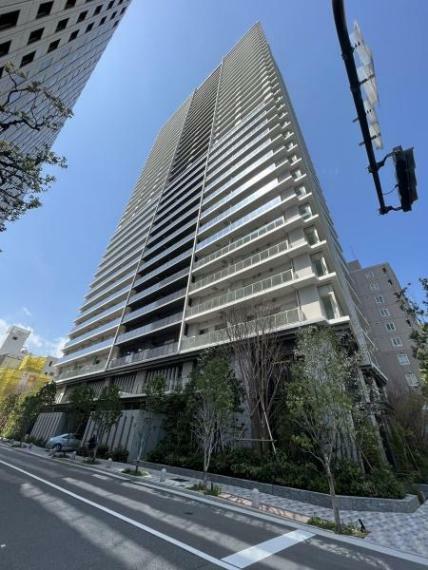大阪メトロ御堂筋線「本町」駅徒歩1分に立地のマンションです！