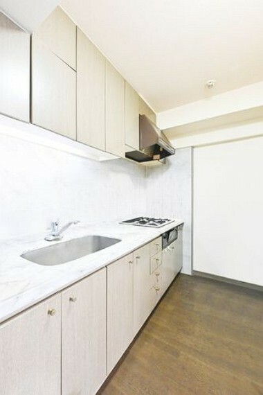 キッチン　※画像はCGにより家具等の削除、床・壁紙等を加工した空室イメージです。