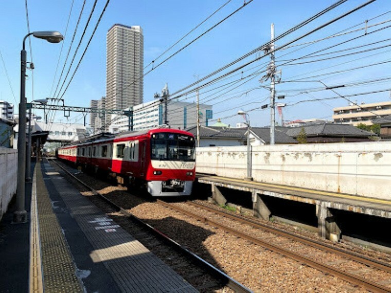 京急新子安駅（京急 本線）
