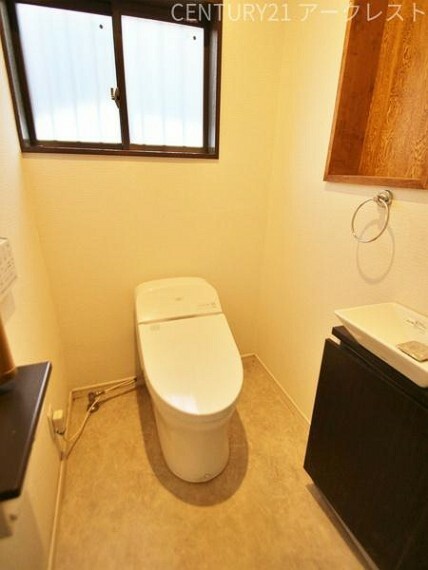 1階の温水洗浄便座付トイレ
