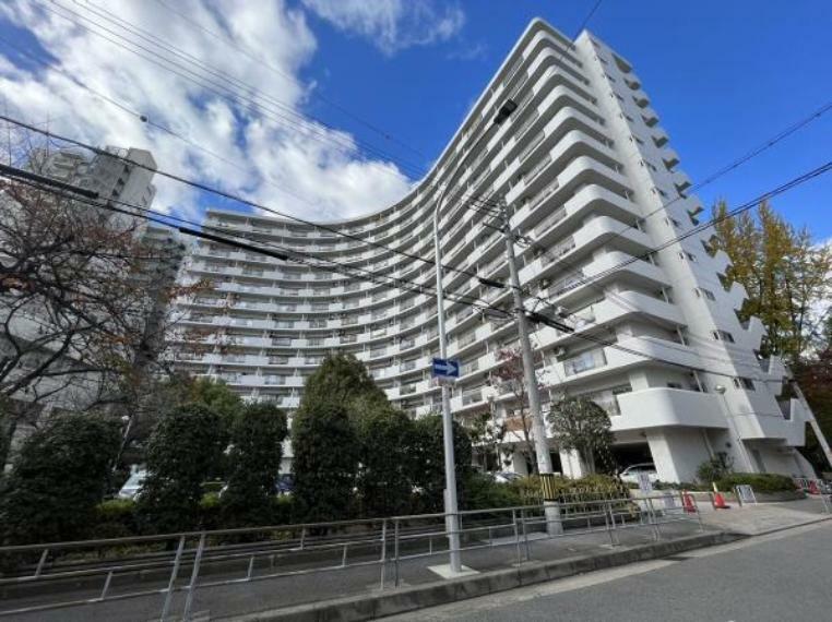 大阪メトロ御堂筋線「本町」駅徒歩5分に立地のマンションです！