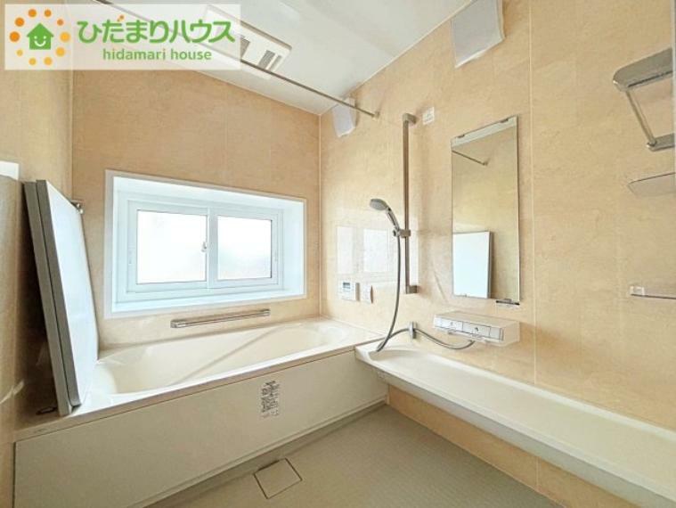 いつまでも入っていられるような広々とした浴室が魅力的です（^^）/