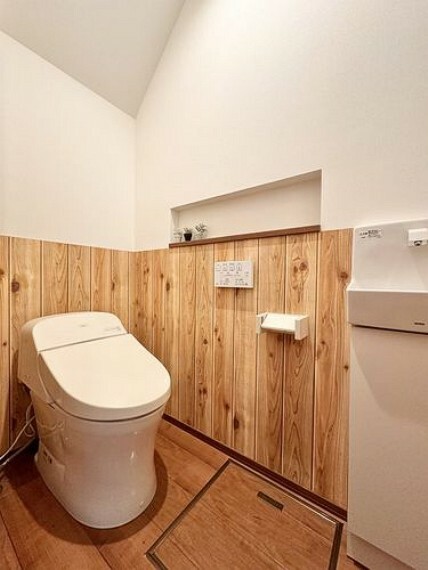 トイレも木目を基調としているので、温かみのあるデザインです！
