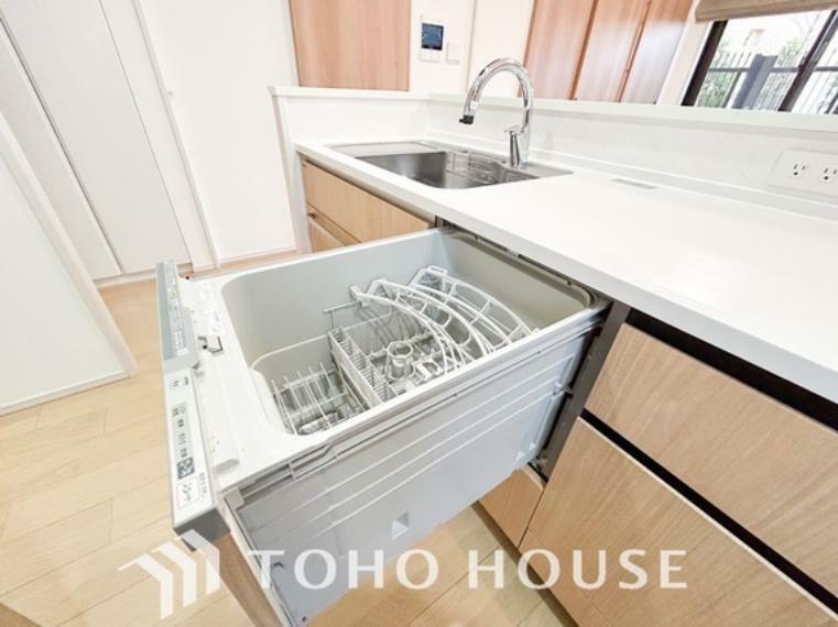 食洗機は家事の時間を短くできることがメリット。ビルトインタイプはキッチンをすっきりとみせてくれます。