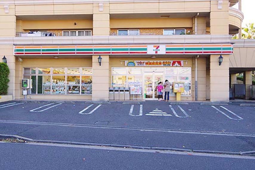 【コンビニエンスストア】セブンイレブン 横浜レイディアント店まで237m