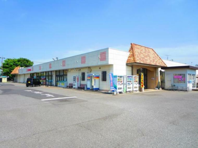 【スーパー】とりせん成島店様まで約1200m（車3分）。朝9時から夜9時45分まで営業しています。