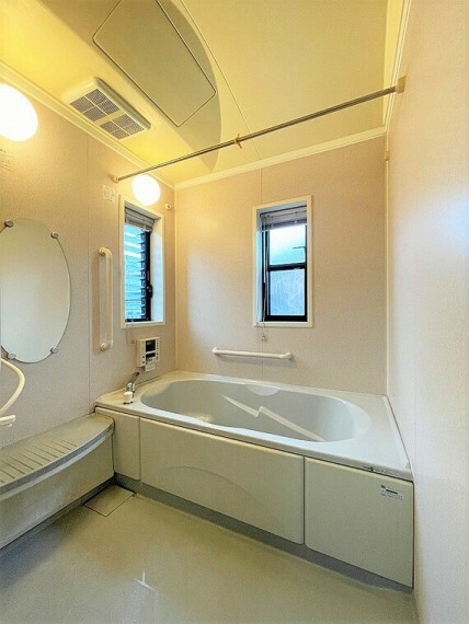 ■浴室換気乾燥機能付き雨の日の衣類の乾燥はもちろん、浴室のカビ対策にも効果的です