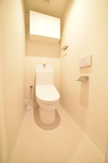 《同社施工例》トイレは暖房便座・温水洗浄便座付きで快適にお使いいただけます！