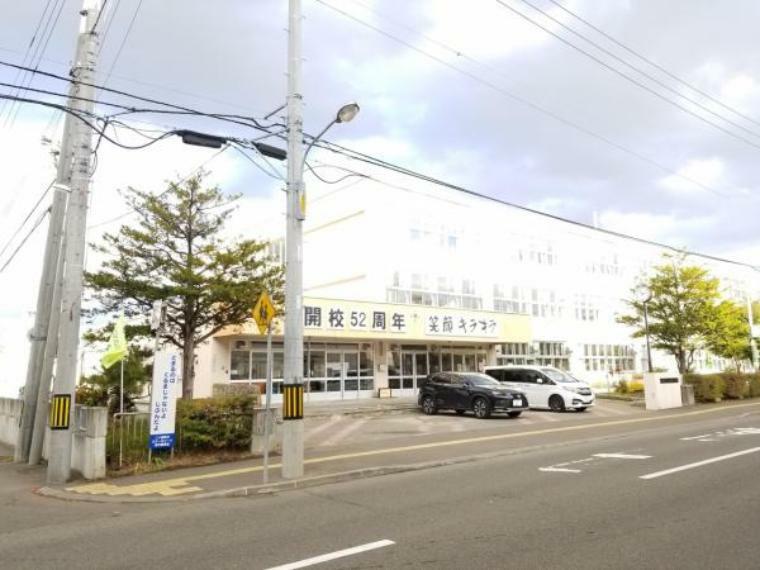 【小学校】札幌市立二十四軒小学校まで約650m、徒歩約9分。