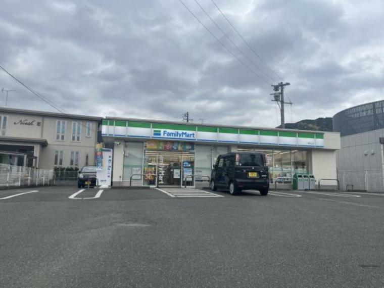 【コンビニ】ファミリーマート静岡北店まで約850m（徒歩12分、車3分）。