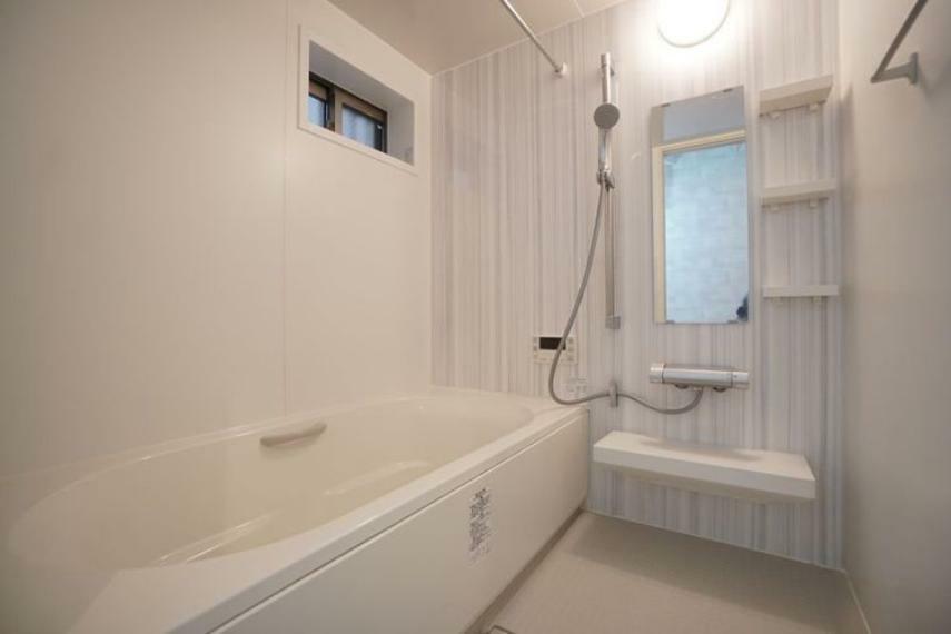 ゆったりサイズのバスルームで心も体もリラックス！もちろん浴室乾燥機は標準装備！
