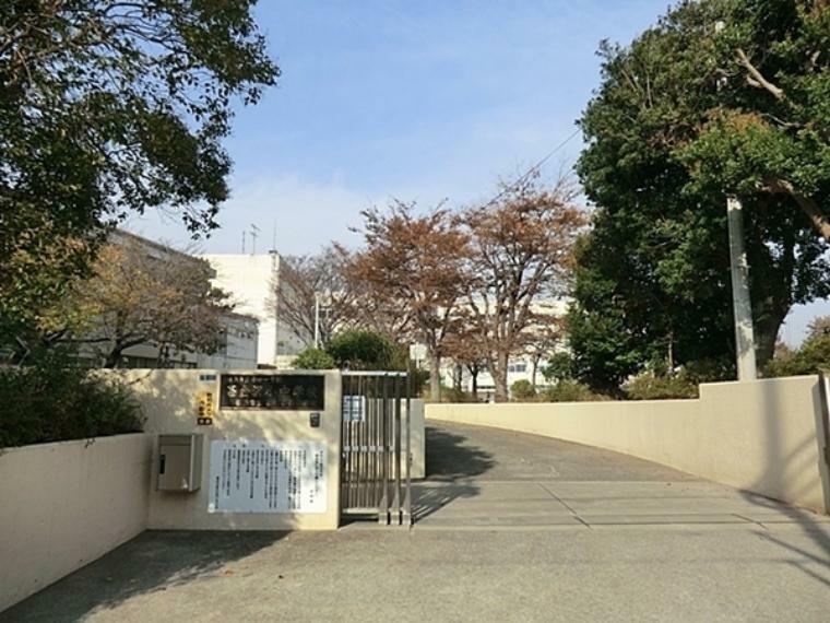 横浜市立義務教育学校　西金沢学園（小学部） 平成29年4月には、横浜で初となる施設一体化の小中学校として新たなスタートをきりました。