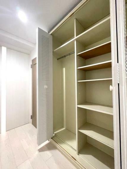 【収納】<BR/>室内廊下に収納スペースがあり、日用品の収納に便利です！
