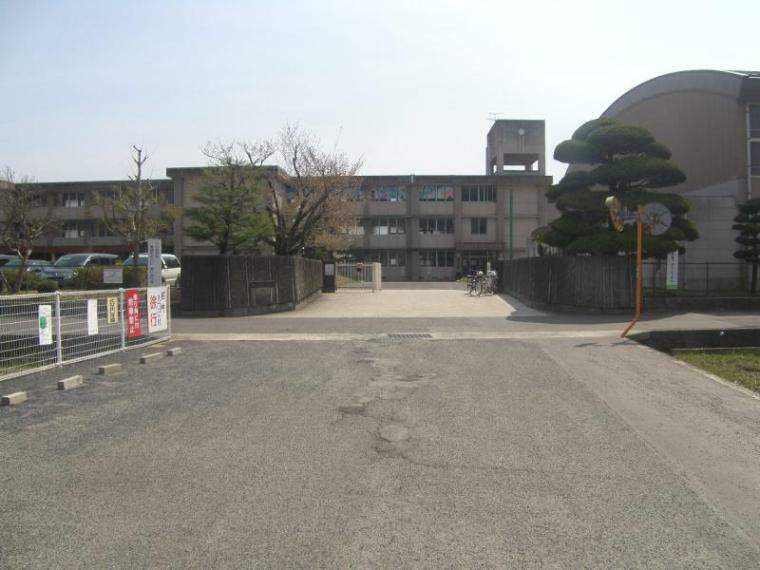 【中学校】福山市立神辺東中学校まで3681m