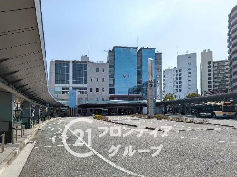 阪急伊丹線「伊丹駅」まで徒歩13分（約1041m）
