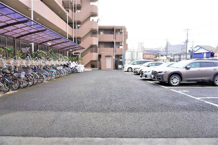 駐車場（月額使用料:14000円～15000円）