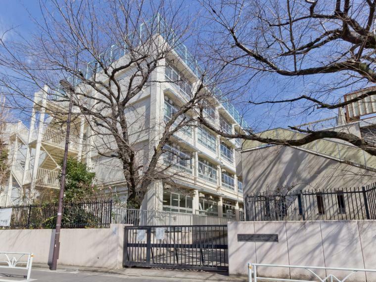 ■渋谷区立広尾中学校
