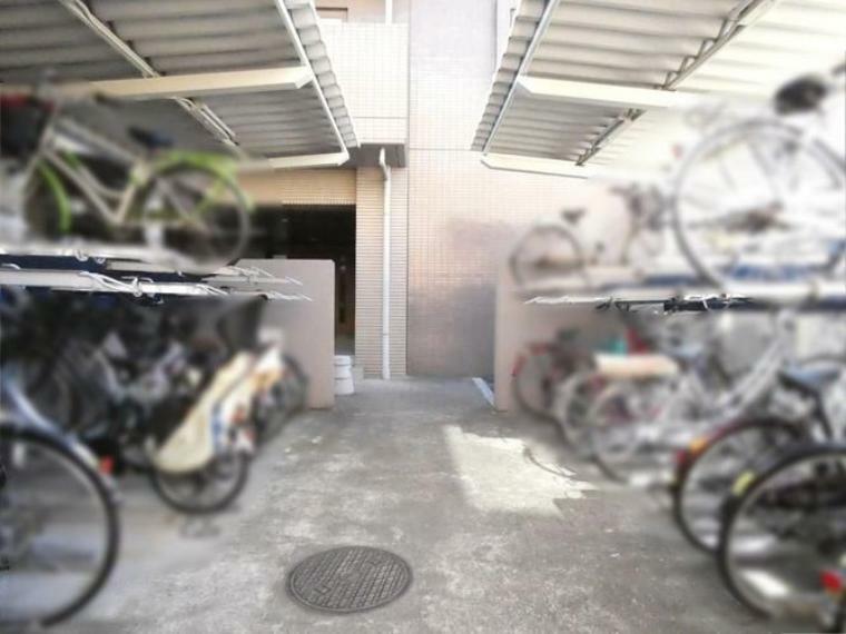 きちんと整頓された自転車置き場。管理状態の良さがうかがえます。空き有り・月額100～250円・2024年4月現在