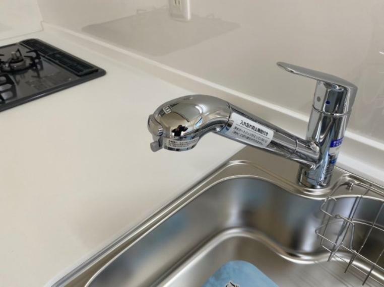 ビルトイン食洗機は節水や節電機能も充実して家事の手助けをします。