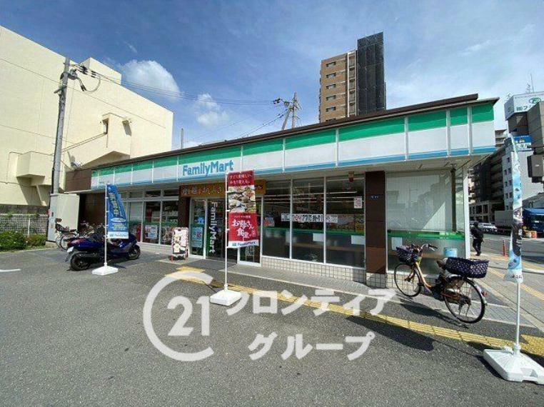 ファミリーマート京阪本通二丁目店 徒歩3分。