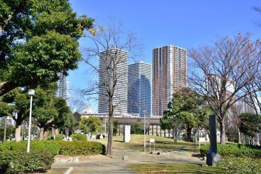 川崎市中原平和公園 小さい子も安心なジャブジャブ池があります！隣には、遊具のある公園もあります！