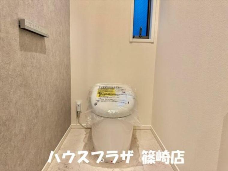 1階トイレ　タンクレストイレなのでお掃除も楽々です。