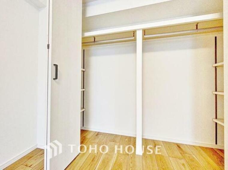 「収納」居室にはクローゼットを完備し、自由度の高い家具の配置が叶うシンプルな空間です。