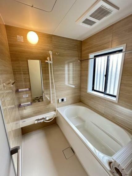 【リフォーム完成】浴室は1616サイズ（1坪）の浴室暖房乾燥換気扇付きの新品設置を行いました。